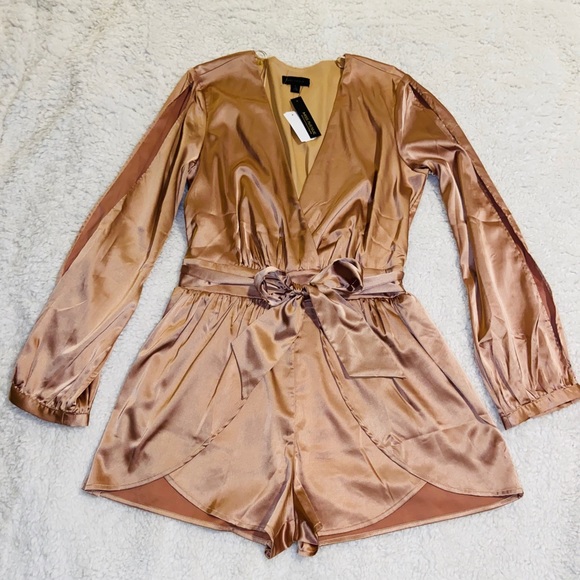 Miss Avenue Other - Gold satin long sleeve romper